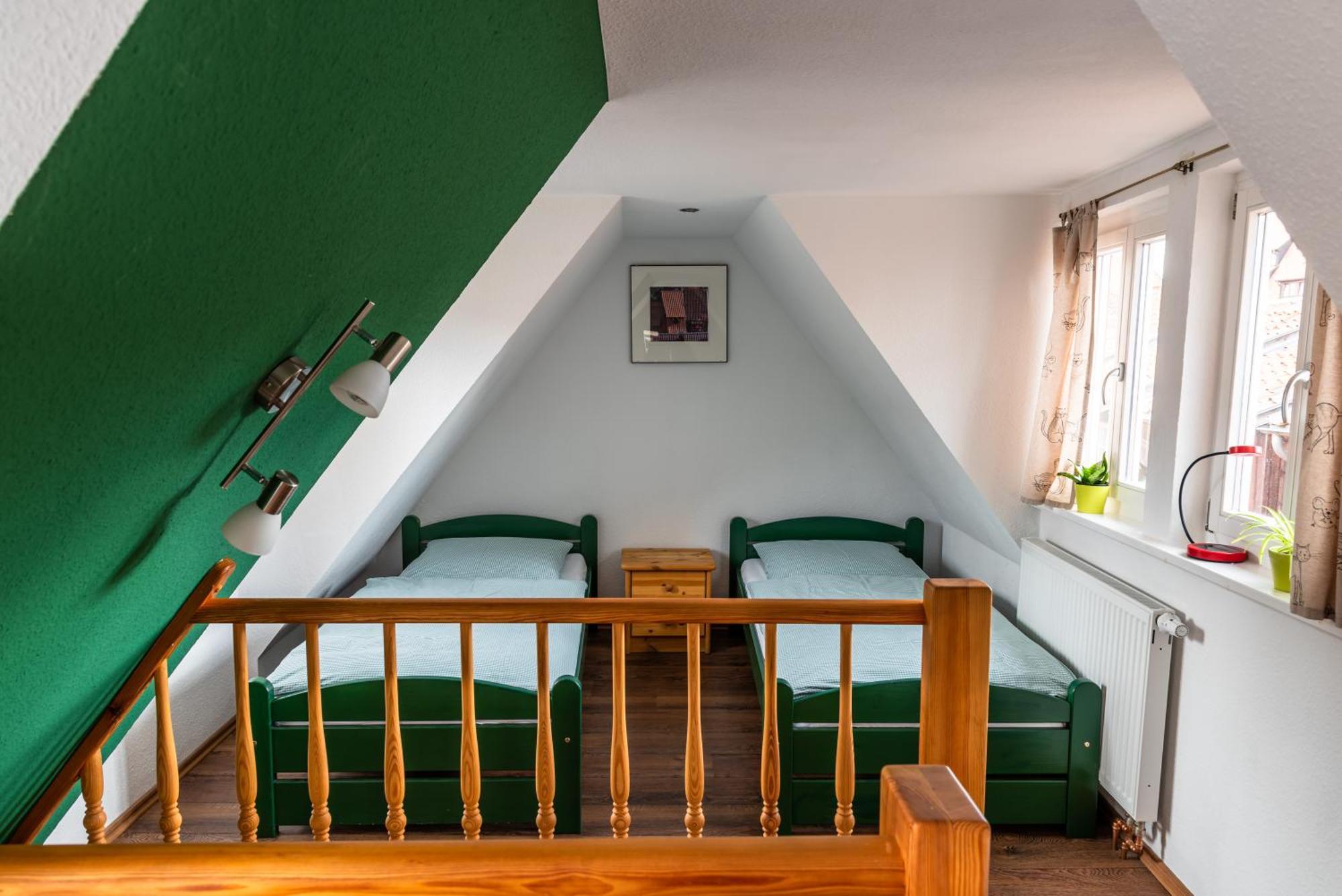 Fachwerkhotel - Ferienhäuser Vorhof zur Hölle Quedlinburg Exterior foto