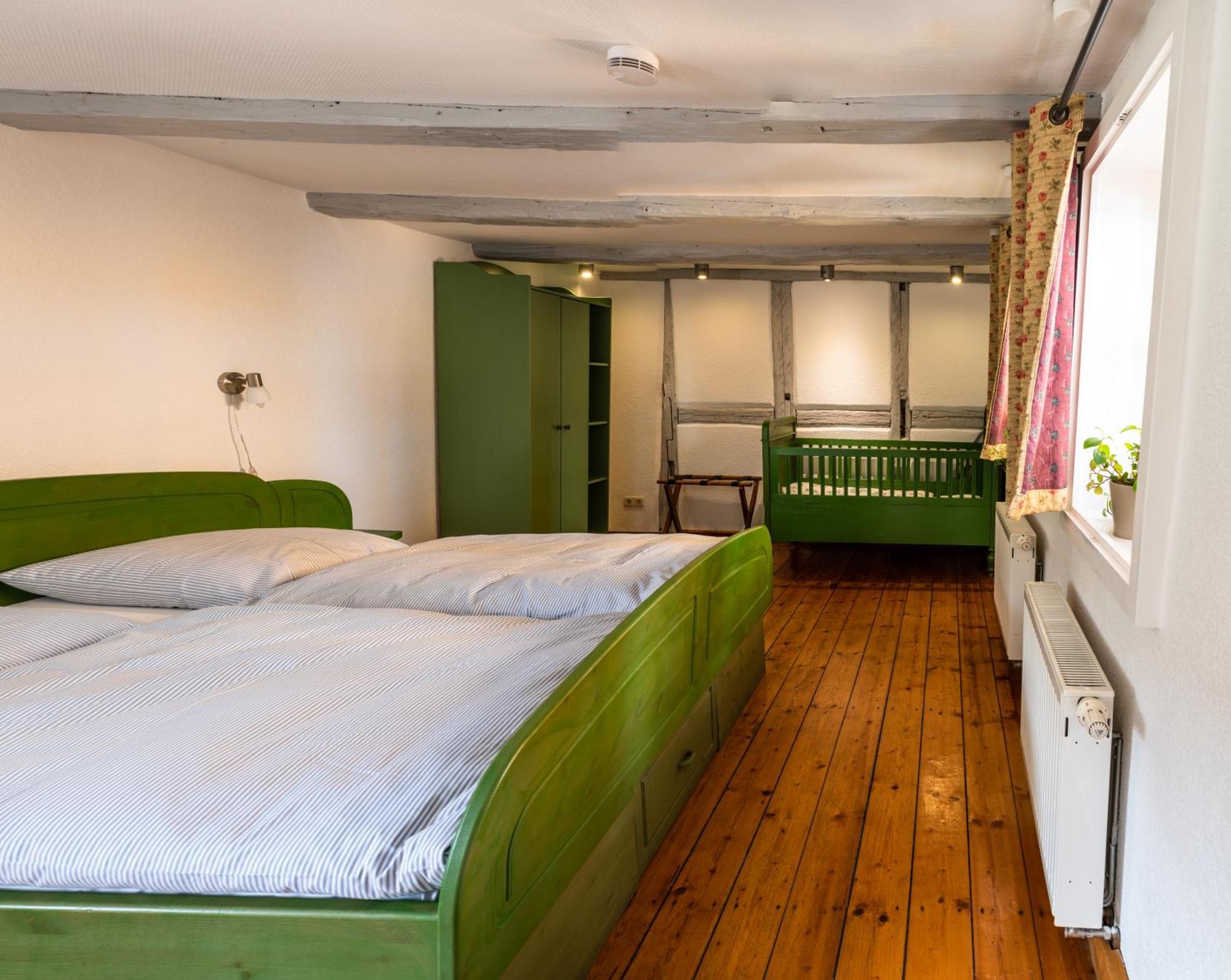 Fachwerkhotel - Ferienhäuser Vorhof zur Hölle Quedlinburg Exterior foto